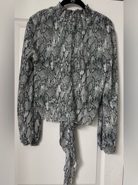 Vestique Gray and Black Snakeskin Tie-Front Blouse